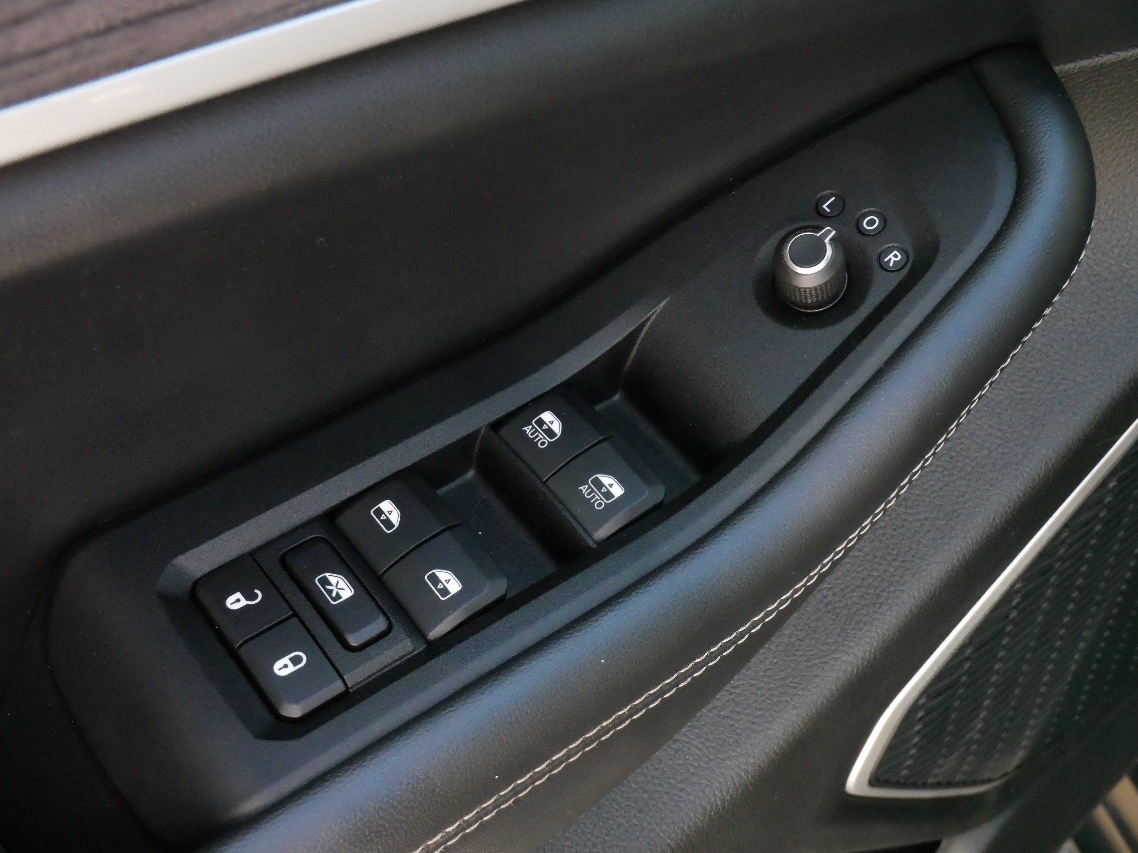 Used 2022 Jeep Grand Cherokee L Limited AWD/4WD image 19