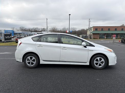 Used 2013 Toyota Prius Two image 4