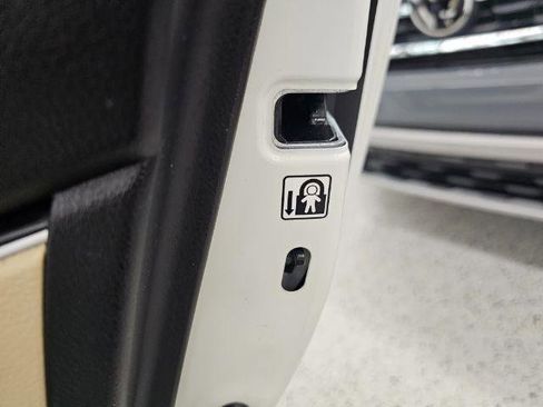 Used 2017 Toyota Corolla LE w/ LE Premium Package image 29