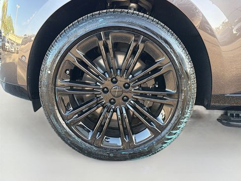 New 2026 Land Rover Range Rover SE image 42