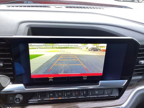 Used 2025 Chevrolet Silverado 1500 LT AWD/4WD image 15