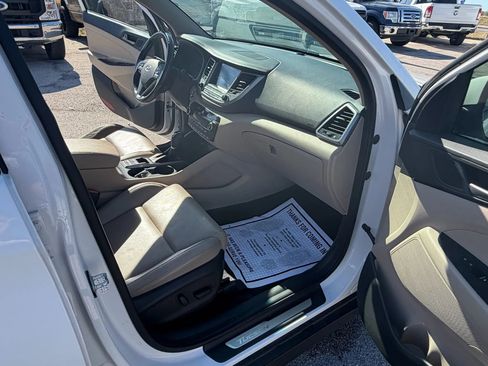 Used 2016 Hyundai Tucson Limited w/ Option Group 03 image 23