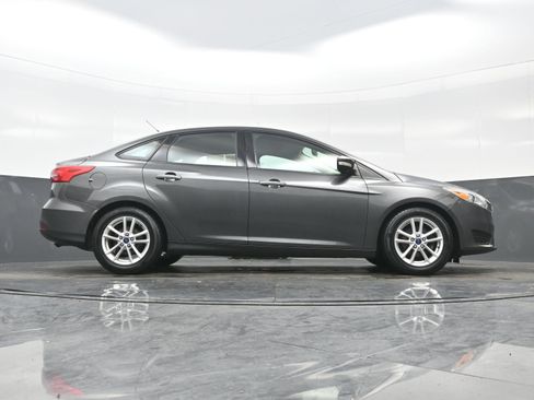 Used 2015 Ford Focus SE image 30