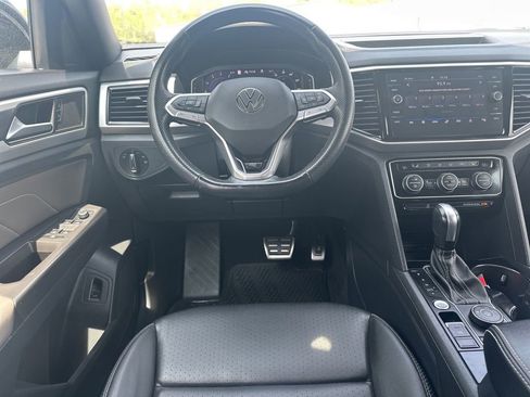 Used 2022 Volkswagen Atlas Cross Sport SEL R-Line AWD/4WD image 18