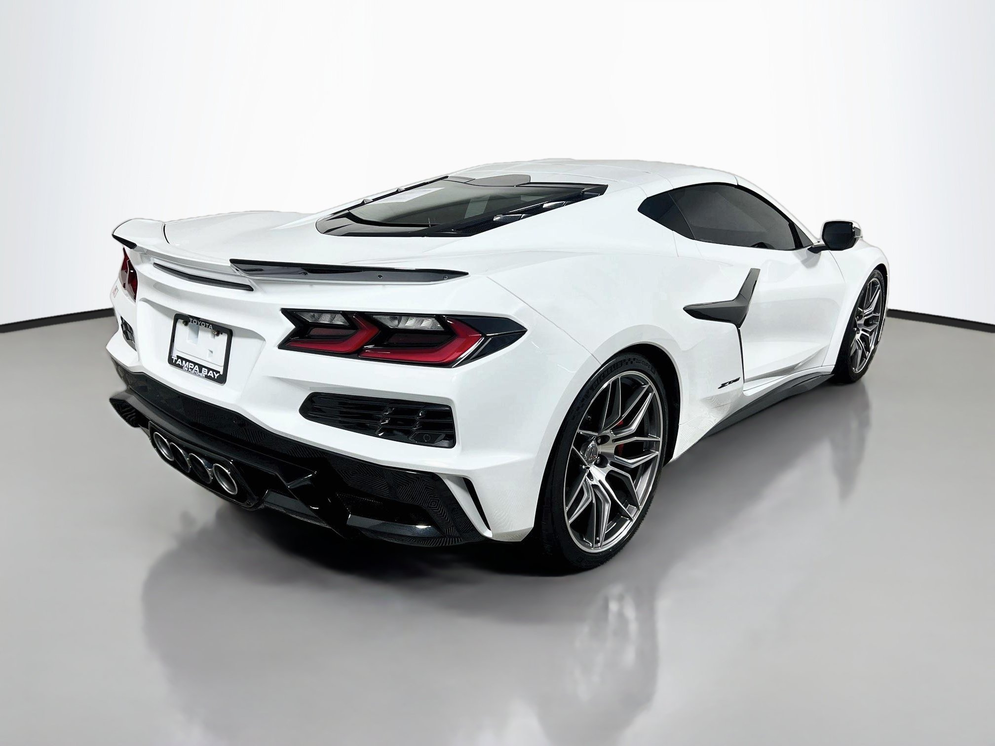 Used 2023 Chevrolet Corvette Z06 RWD image 4