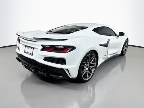 Used 2023 Chevrolet Corvette Z06 RWD image 4