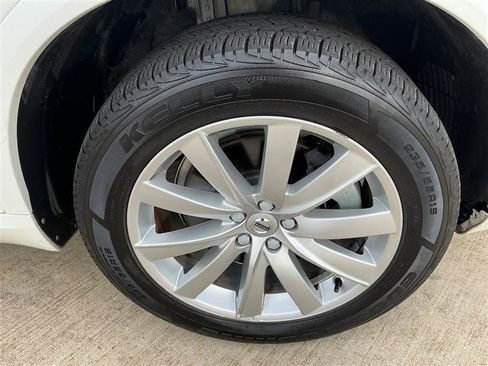 Used 2018 Volvo XC90 T6 Momentum w/ Momentum Plus Package image 25