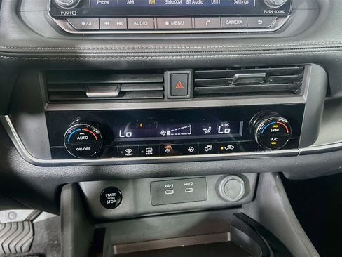 Used 2025 Nissan Rogue SV FWD image 23