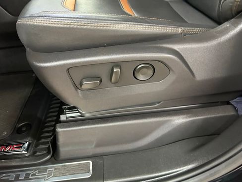 Used 2025 GMC Sierra 3500 AT4 w/ AT4 Premium Plus Package AWD/4WD image 12