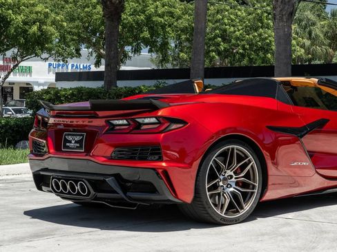 Used 2023 Chevrolet Corvette Z06 w/ Stealth Interior Trim Package RWD image 8