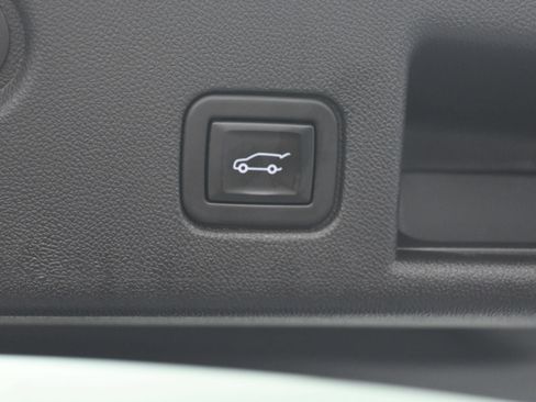 Used 2024 Chevrolet Equinox RS w/ RS Leather Package AWD/4WD image 13
