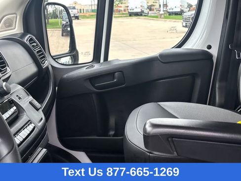 Used 2024 RAM ProMaster 2500 w/ Convenience Group FWD image 8
