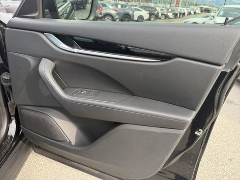 Used 2021 Maserati Levante image 28