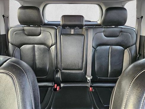 Used 2023 Jeep Grand Cherokee Limited image 17