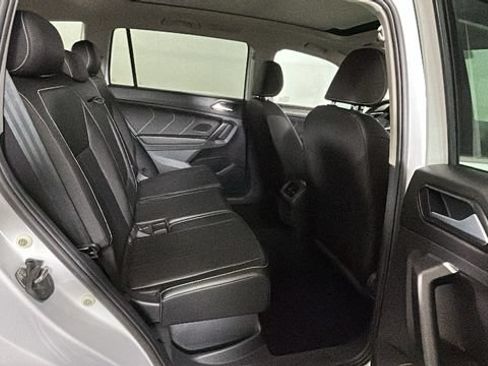 Used 2022 Volkswagen Tiguan SE AWD/4WD image 29