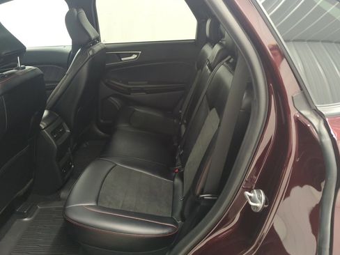 Used 2024 Ford Edge ST-Line w/ Class II Trailer Tow Package image 11