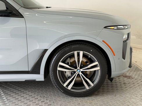 Certified 2023 BMW X7 xDrive40i w/ M Sport Package image 11