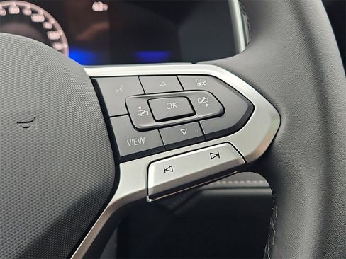 New 2025 Volkswagen Taos SE image 16