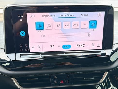 Used 2024 Volkswagen Atlas Cross Sport SE w/ Panoramic Sunroof Package AWD/4WD image 35