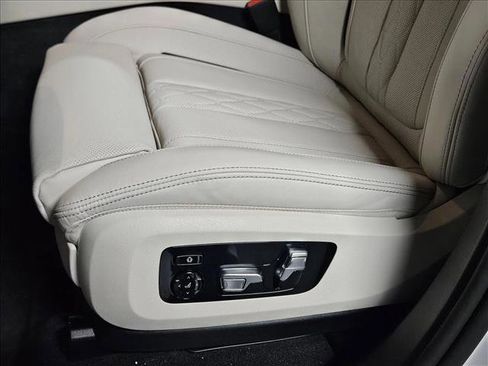 New 2026 BMW X5 M60i image 4