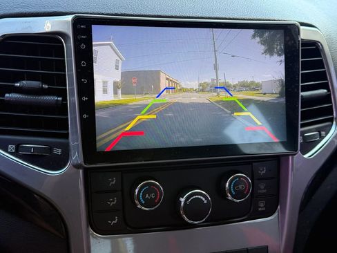 Used 2012 Jeep Grand Cherokee Laredo w/ Laredo E Group RWD image 12