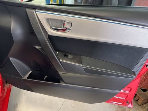 Used 2014 Toyota Corolla LE FWD image 17