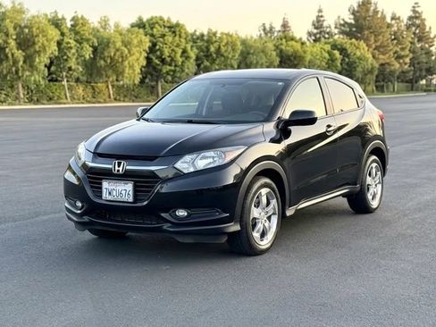 Used 2017 Honda HR-V EX image 7