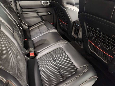 Used 2025 Ford Bronco Raptor AWD/4WD image 31