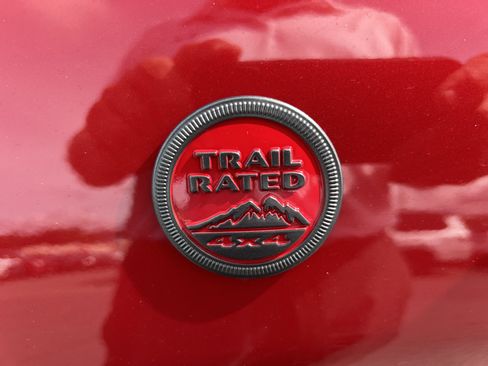 Used 2026 Jeep Compass Trailhawk w/ Sun, Sound & Navigation Group AWD/4WD image 8