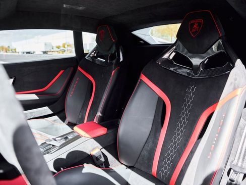 Used 2023 Lamborghini Huracan Tecnica RWD image 45