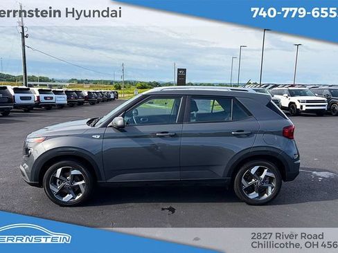 Used 2024 Hyundai Venue SEL FWD image 4