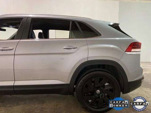 Used 2025 Volkswagen Atlas Cross Sport SE w/ Black Wheel Package image 91