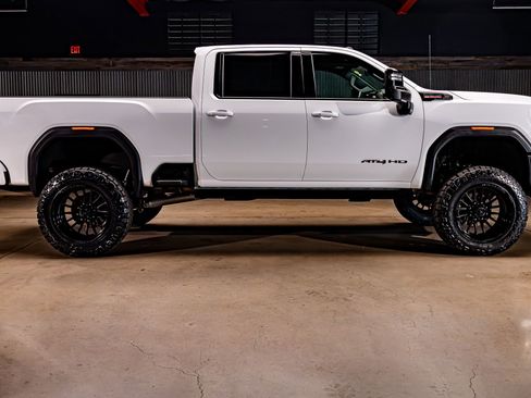 Used 2025 GMC Sierra 3500 AT4 w/ AT4 Premium Plus Package image 11