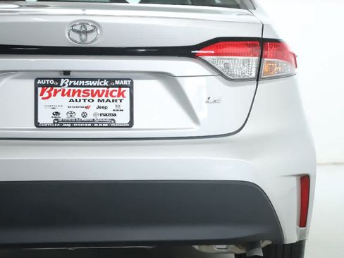 Used 2023 Toyota Corolla LE FWD image 41
