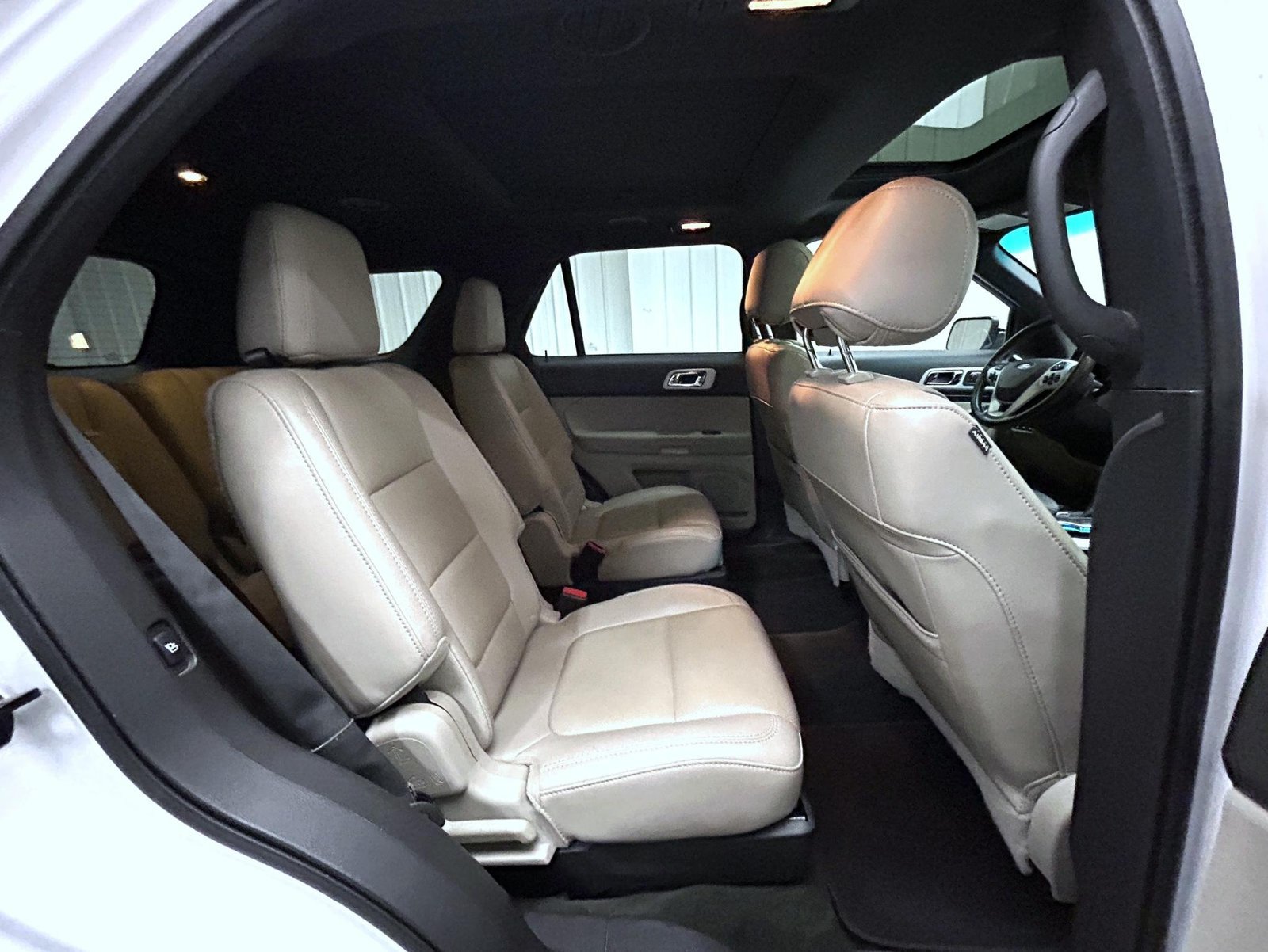 Used 2014 Ford Explorer Limited w/ Equipment Group 302A AWD/4WD image 19