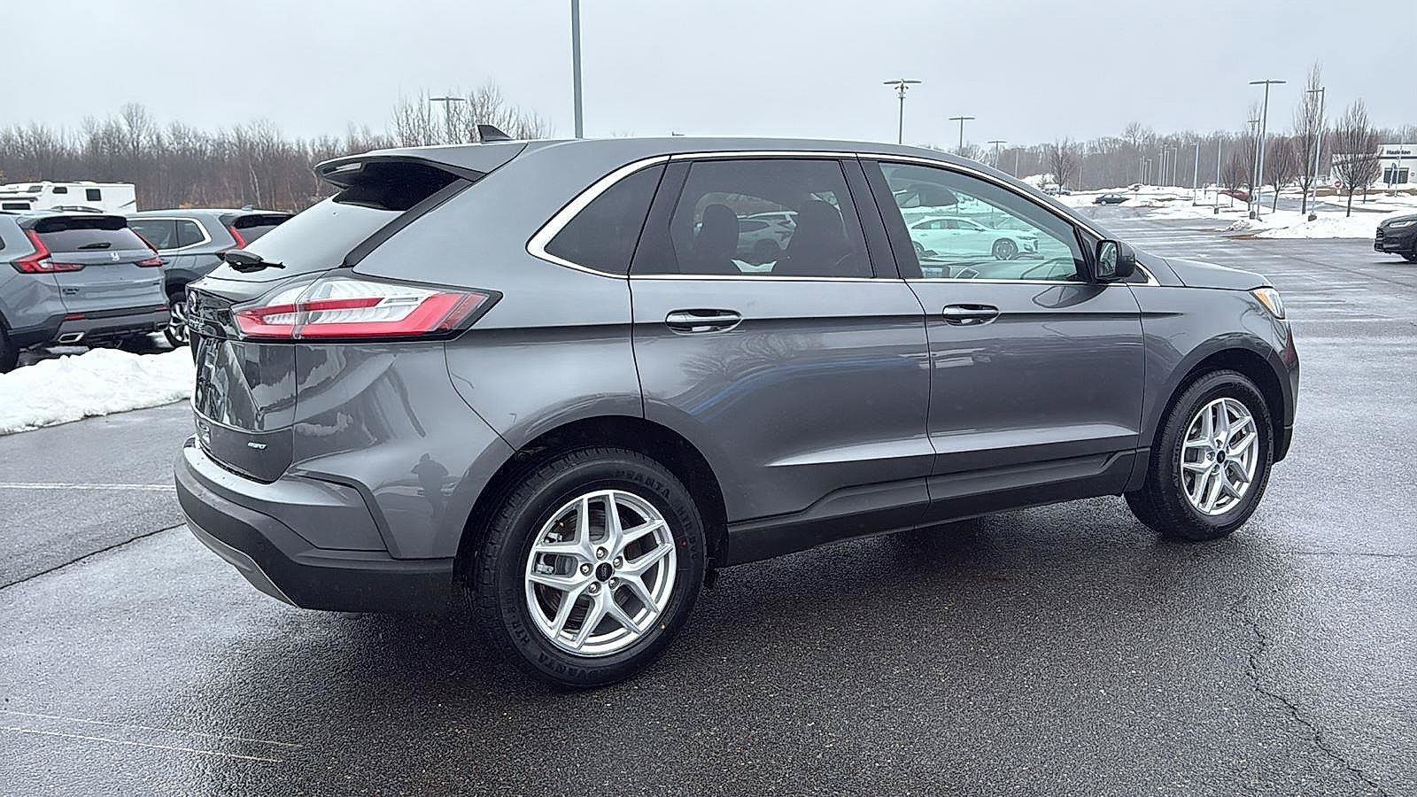 Used 2024 Ford Edge SEL AWD/4WD image 5