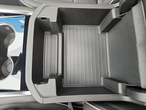New 2026 Chevrolet Suburban Premier w/ Sun And Tow Package AWD/4WD image 28