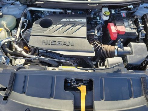 Used 2023 Nissan Rogue SL w/ SL Premium Package image 10