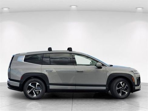 New 2026 Hyundai Ioniq 9 SE image 8