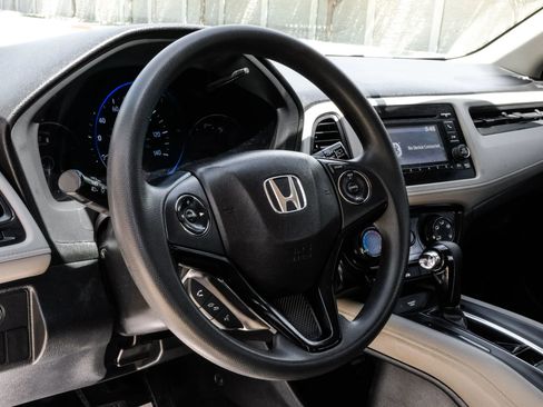 Used 2021 Honda HR-V LX image 24
