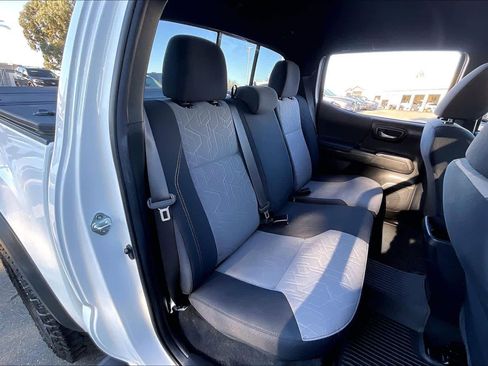 Used 2023 Toyota Tacoma TRD Off-Road image 28