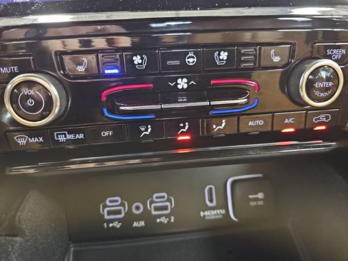 Used 2022 Jeep Grand Cherokee Summit AWD/4WD image 23