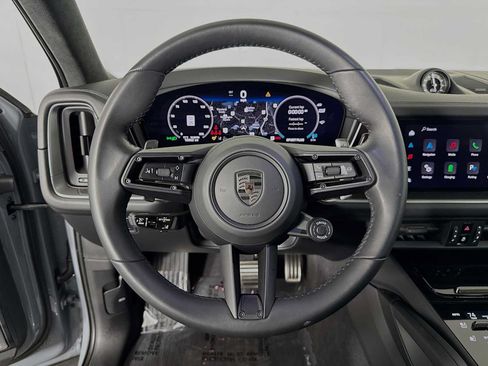 Used 2025 Porsche Cayenne Turbo AWD/4WD image 12