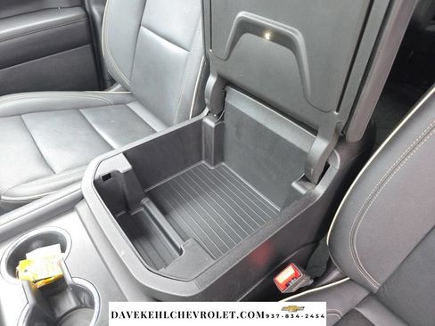 Used 2024 Chevrolet Suburban Premier AWD/4WD image 19