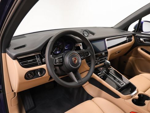 Certified 2026 Porsche Macan AWD/4WD image 41