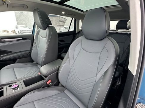 New 2026 Volkswagen Tiguan SE image 28