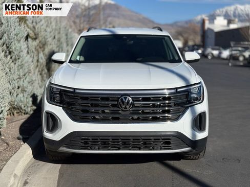 Used 2024 Volkswagen Atlas SE image 2