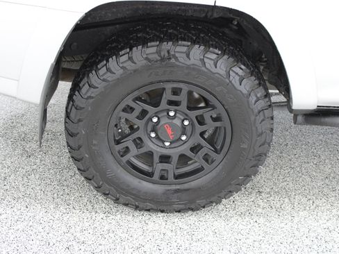 Used 2023 Toyota 4Runner TRD Off-Road Premium w/ Moonroof Package AWD/4WD image 6