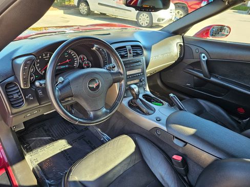 Used 2006 Chevrolet Corvette Convertible w/ Preferred Equipment Group image 15
