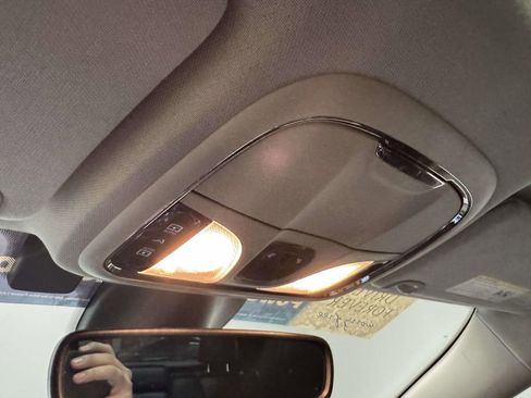 Used 2022 Jeep Cherokee Limited image 24